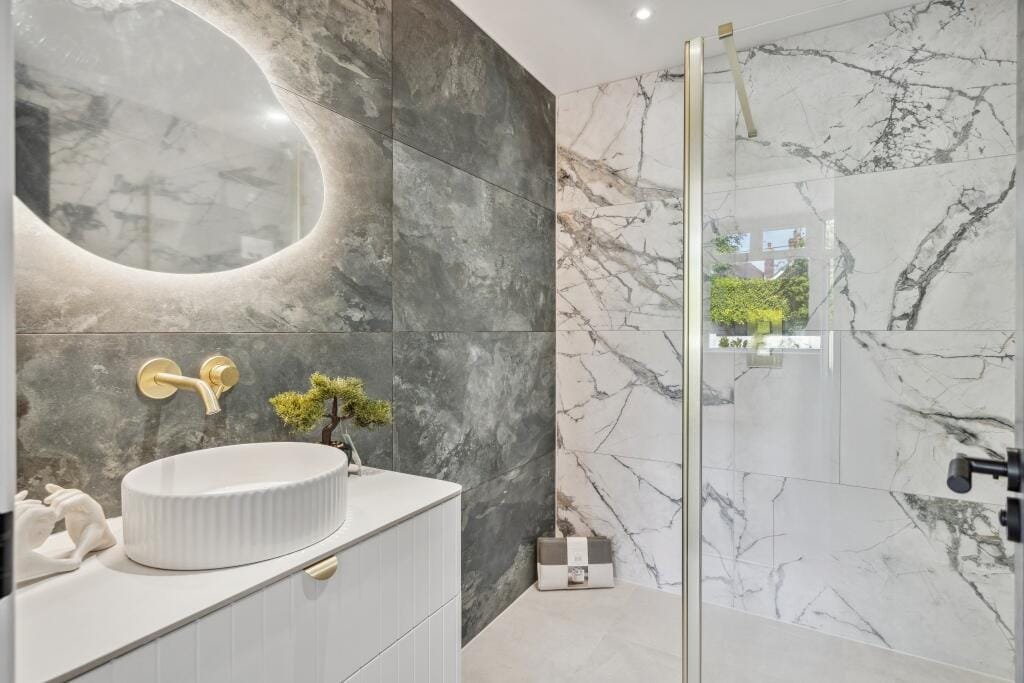 Grimsdell: ensuite walk in shower