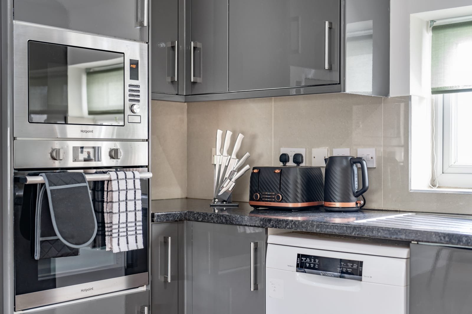 West Drayton: kitchen ovens